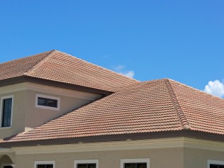 roof cleaning contractor